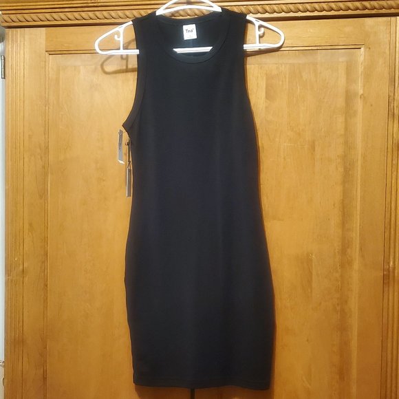 Aritzia TNA Queens dress - Picture 2 of 10
